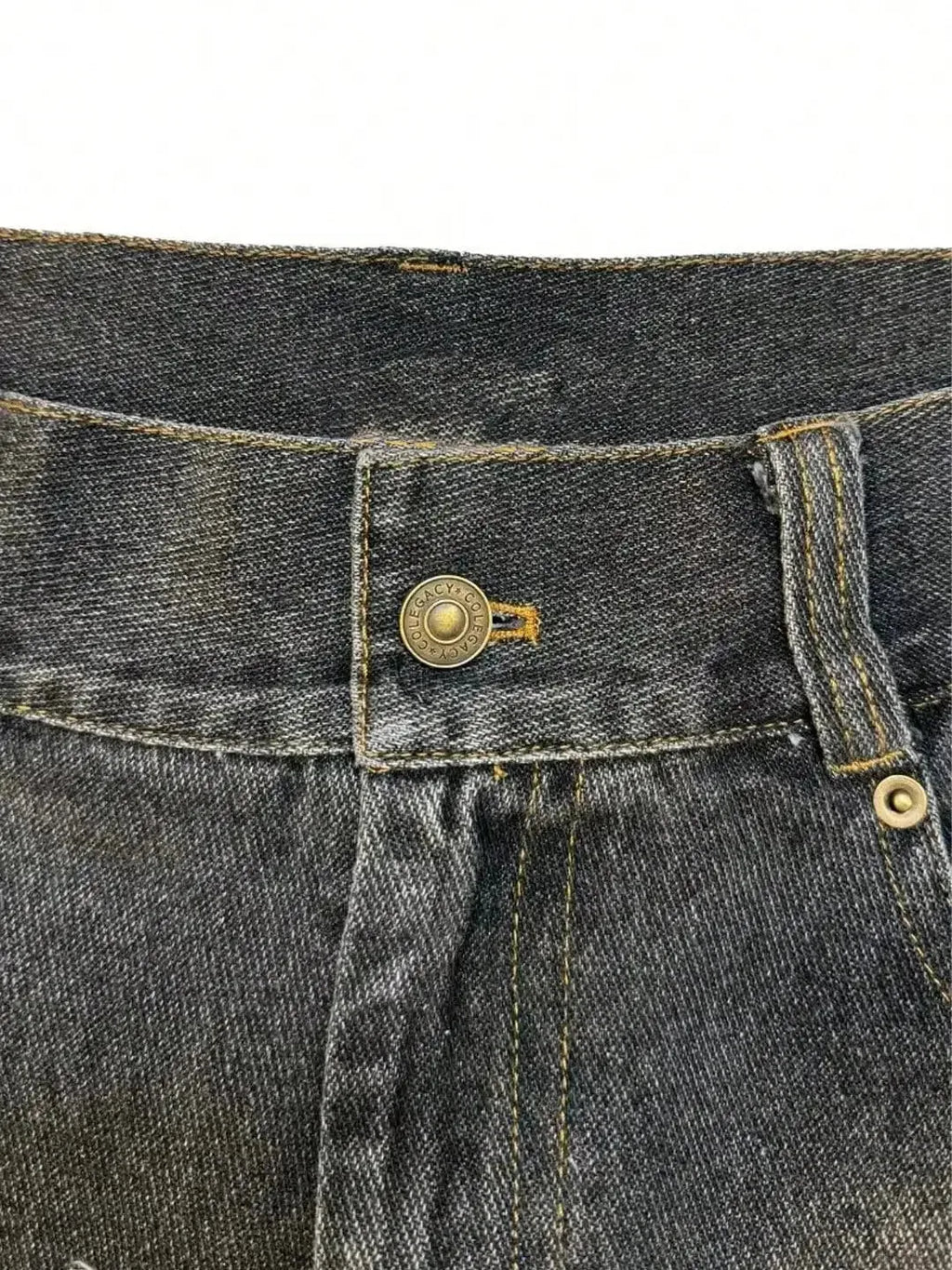 Men's loose denim shorts with retro letter print from Nova Mart, featuring street style design and casual fit.