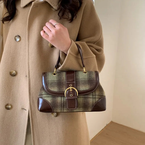 Sophisticated Refined Crossbody Bag – Versatile Wear