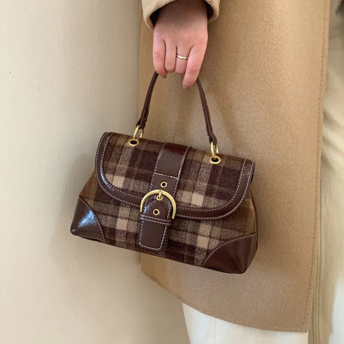 Sophisticated Refined Crossbody Bag – Versatile Wear